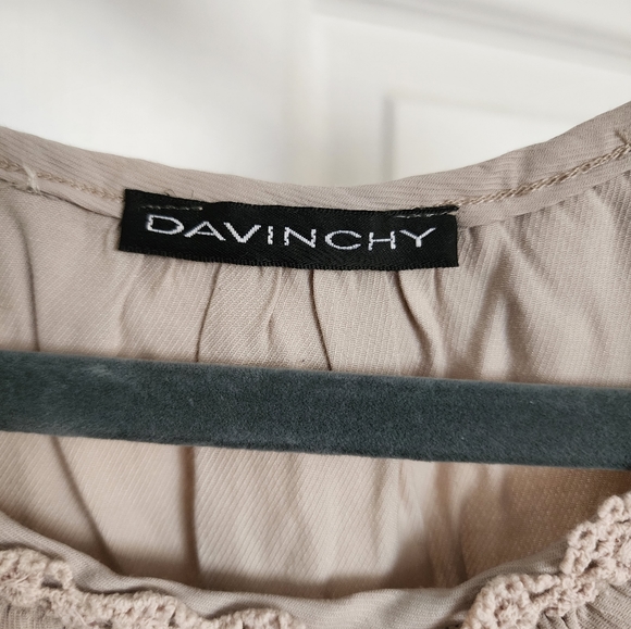 Small Blouse - Picture 2 of 4